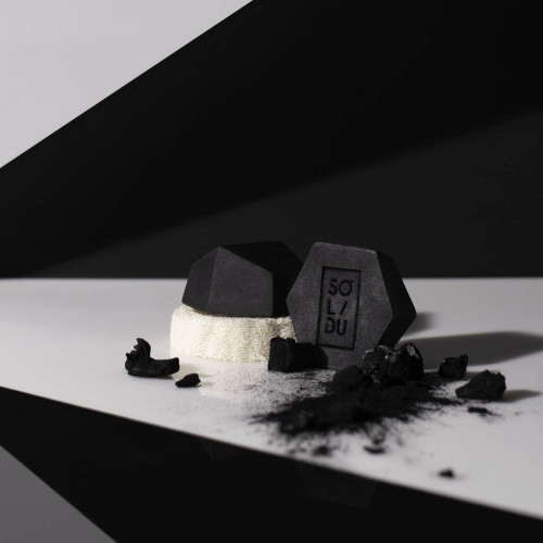 Muilas su arbatmedžio aliejumi ir anglimi SOLIDU PURITY  70g