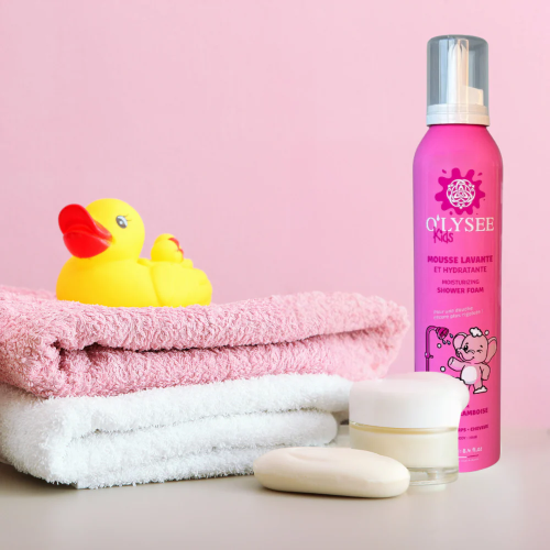 O’LYSEE Vaikiškos drėkinamosios dušo putos braškių ir aviečių aromato Kids 3 in 1 Moisturizing Whipped Shower Foam Strawberry and Raspberry