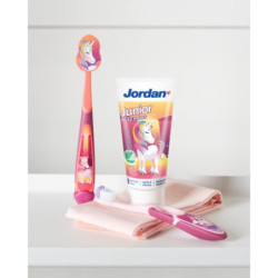 Jordan Minkštas vaikiškas dantų šepetėlis 6-9 metų vaikams Step 6-9 years Junior Toothbrush Soft