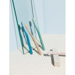 Jordan Minkštas dantų šepetėlis Green Clean Soft Toothbrush