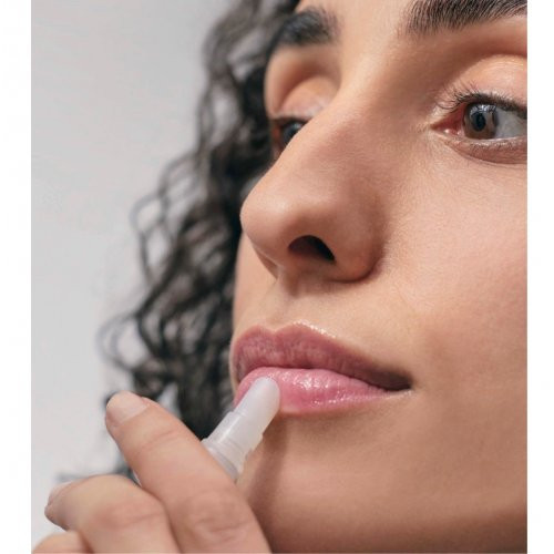 Jorgobé Lūpų balzamas su peptidais, skirtas glotnesnėms ir putlesnėms lūpoms Multi-Peptide Lip Balm
