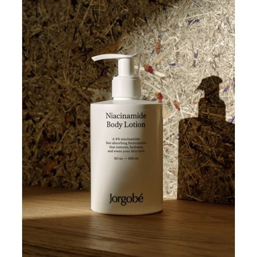 Jorgobé Drėkinamasis kūno losjonas su 4% niacinamidu Niacinamide Body Lotion