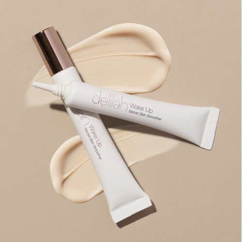Delilah Odą glotninanti makiažo priemonė Wake Up Secret Skin Smoother
