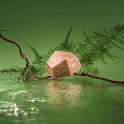 SOLIDU Kietasis šampūnas su gasulo moliu ir kavos aliejumi GHAYA Solid Shampoo