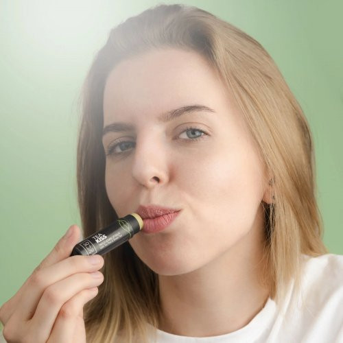 SOLIDU Natūralus veganiškas lūpų balzamas su arbatos aromatu TEAKiss Natural Vegan Lip Balm