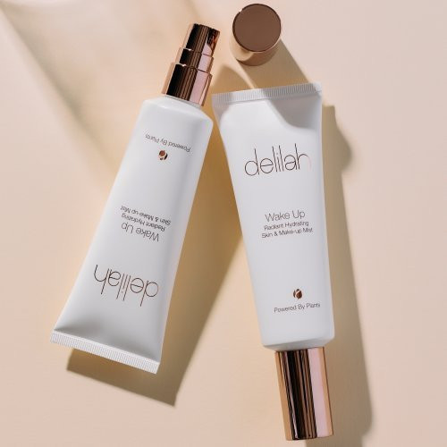 Delilah Drėkinamoji veido ir makiažo dulksna Wake Up Radiant Hydrating Skin & Make-up Mist
